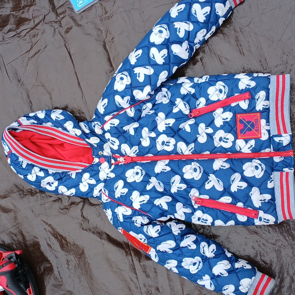 Disney Mickey mouse kids Puffer Jacket Size 5/6